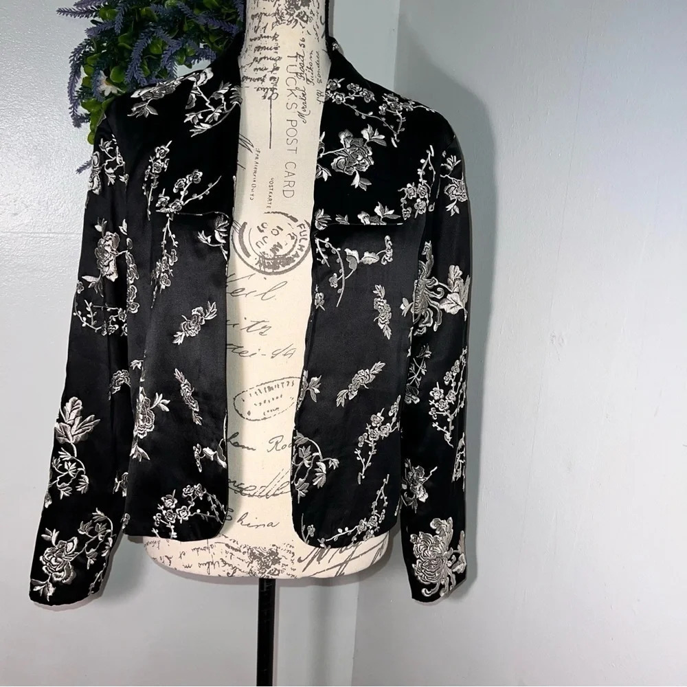 Chico’s, 2, Silk floral Embroidered open front squared collar longsleeve blazer